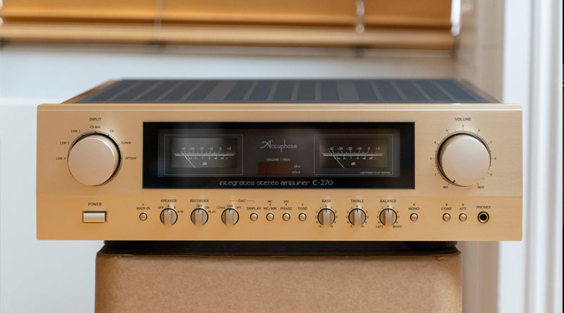 Amply Accuphase E270