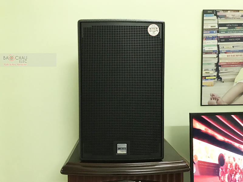 D&agrave;n karaoke gia đ&igrave;nh ch&uacute; H&ugrave;ng h1