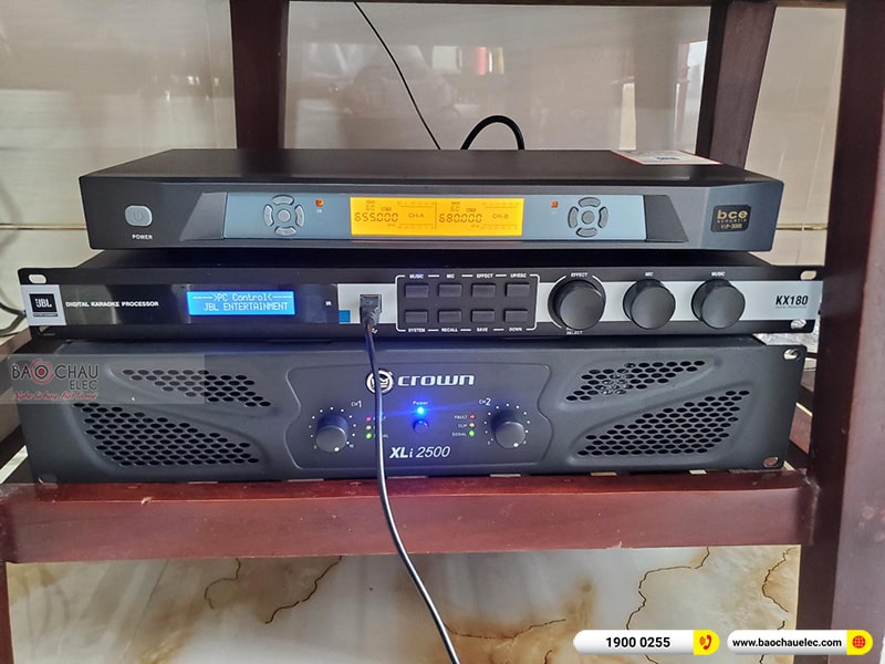 Dàn karaoke gia đình chị Thảo