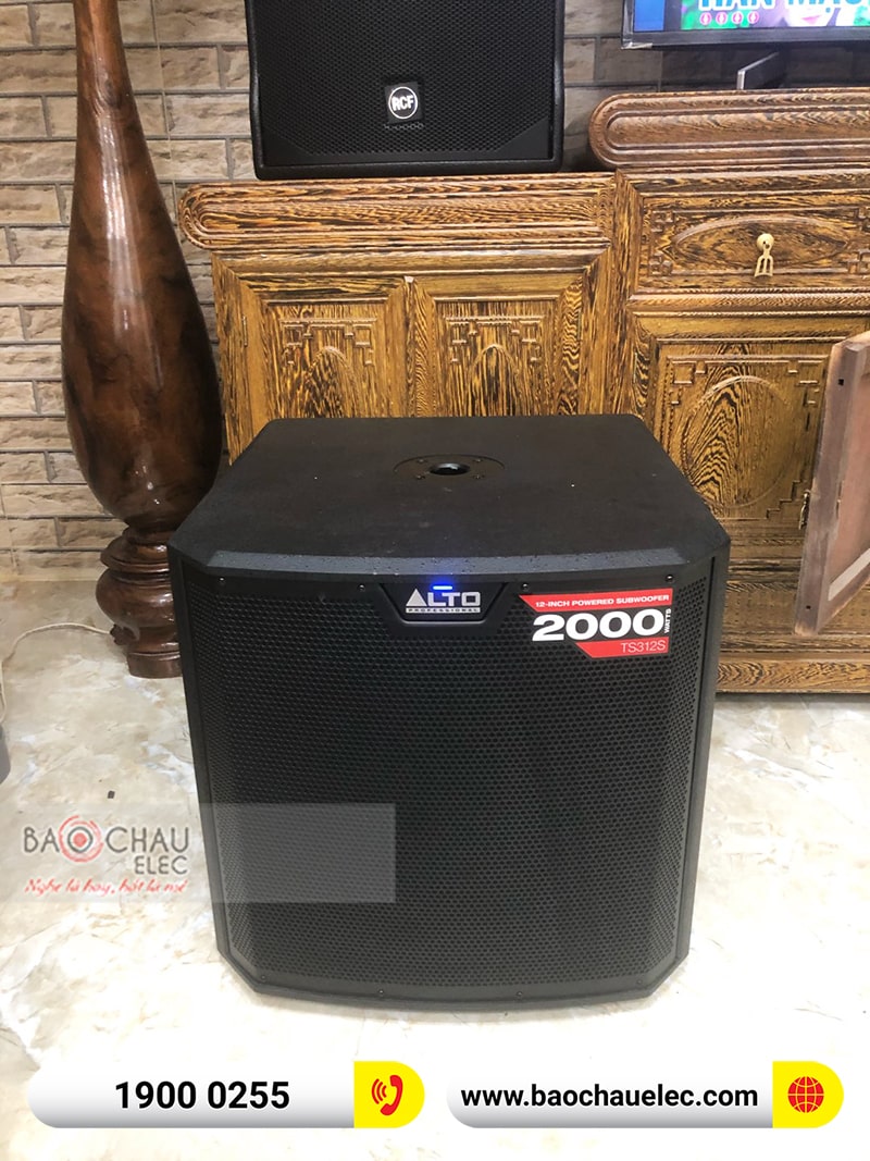 Dàn karaoke gia đình chị Thủy