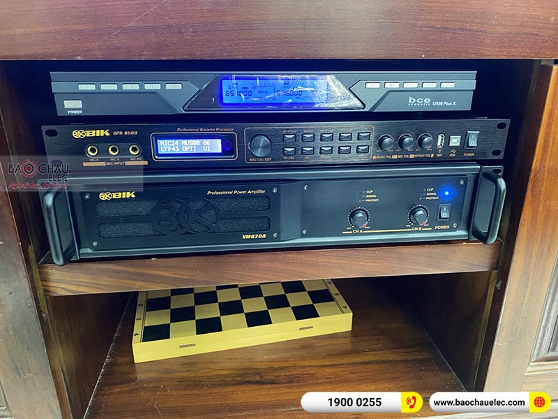 Dàn karaoke gia đình anh Luyện