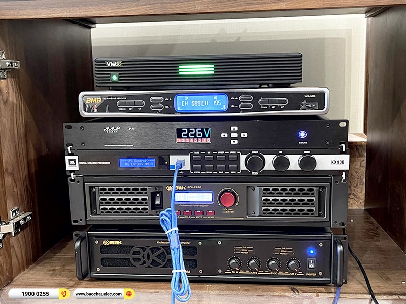 Lắp đặt dàn karaoke RCF 120tr cho anh Ý tại Hà Nội (RCF EMAX 3110 MK2, VM640A, BPA-6200, KX180A, W66 Plus, WB-5000S,…)