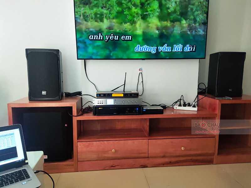 Dàn karaoke gia đình anh Hoàng h4