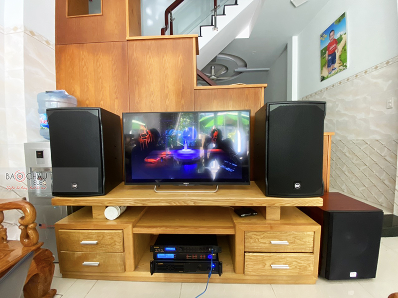Dàn karaoke gia đình anh Toàn h5