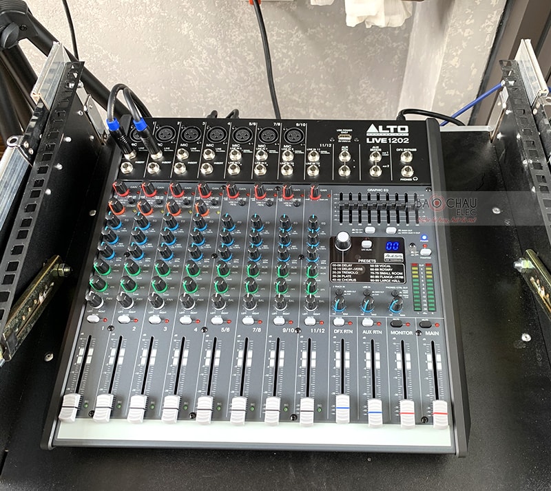 Bàn mixer Alto Live1202 (12kênh/2bus) 