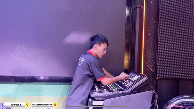 Bàn giao Bàn mixer Midas M32R Live gần 59tr cho quán Center Pub & Cafe tại Quảng Ninh