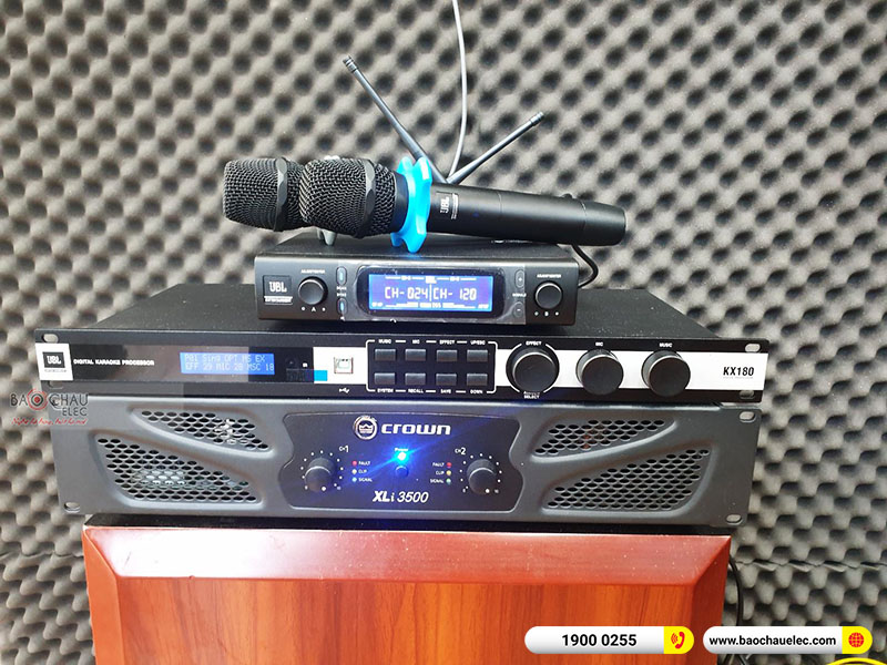 Dàn karaoke gia đình anh Dương