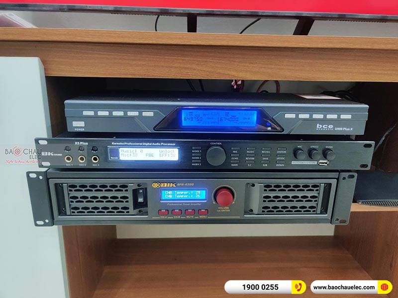 Dàn karaoke gia đình anh Kim