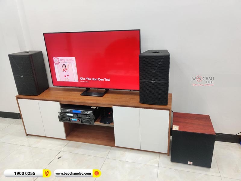 Dàn karaoke gia đình anh Kim