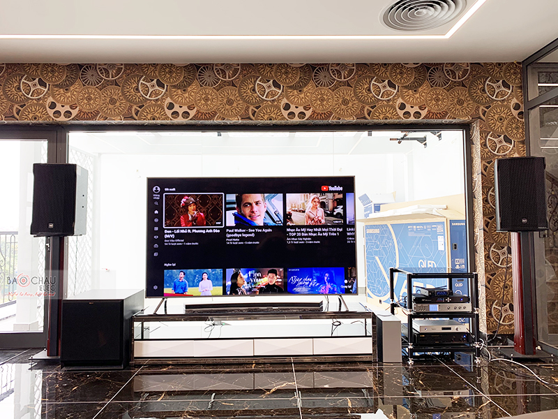 Dàn karaoke gia đình anh Phạm Anh tại Hà Nội