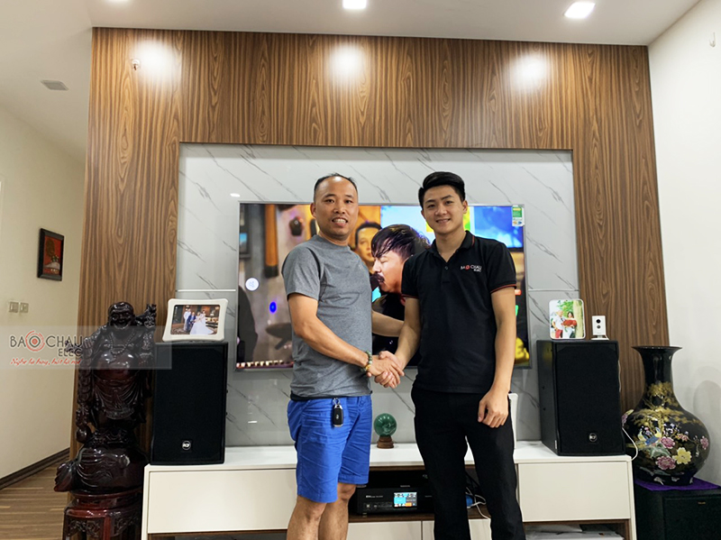 Dàn karaoke gia đình anh Thuận tại Hà Nội