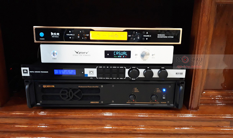 Dàn karaoke gia đình anh Chiến h3