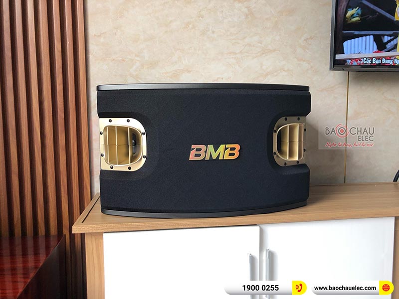 Dàn karaoke gia đình anh Phong