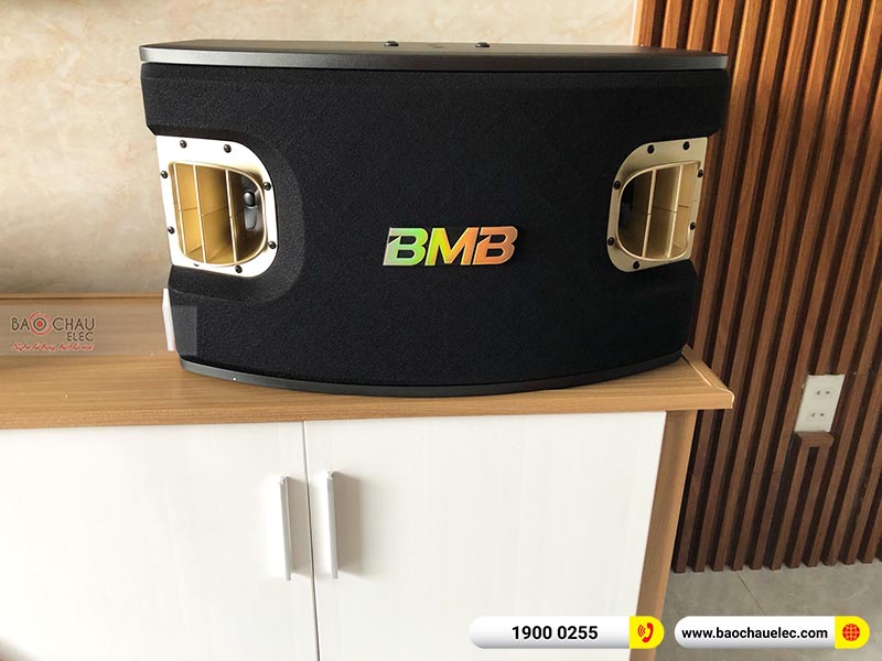 Dàn karaoke gia đình anh Phong