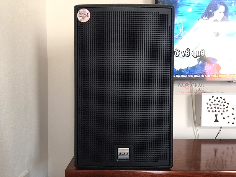 d&agrave;n karaoke cho gia đ&igrave;nh anh Trịnh h1