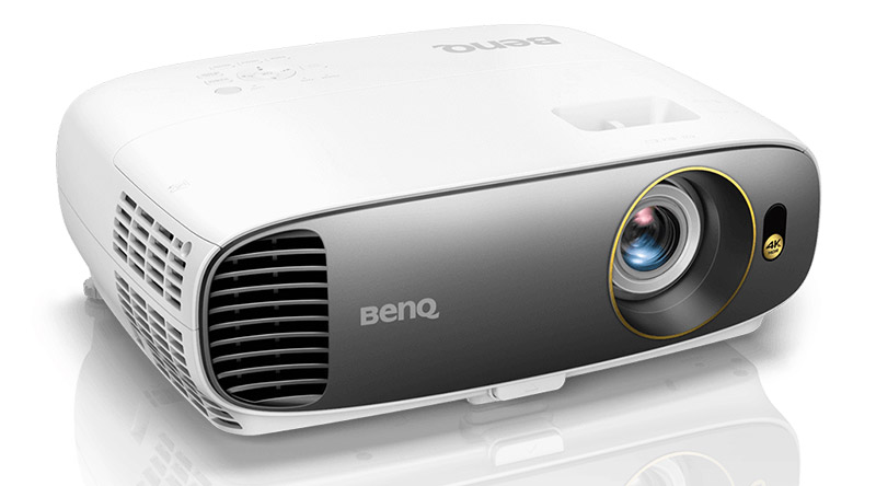 Máy chiếu BenQ W1700M cho chiếu phim 4K UHD gia đình
