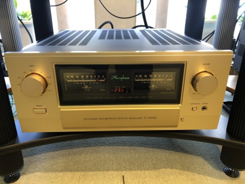 Amply Accuphase E5000