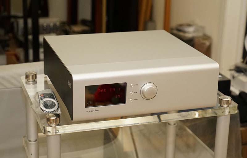 Preamplifier Soulution 520