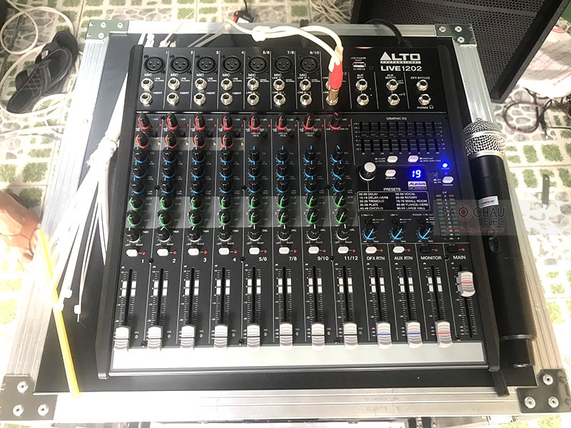 Bàn mixer Alto Live1202 chính hãng