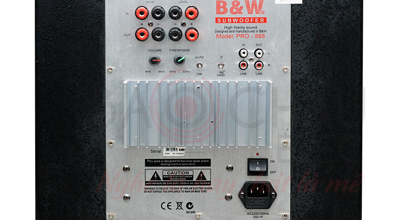 Loa sub điện B&W Pro 888 với cổng kết nối đa dạng, linh hoạt 