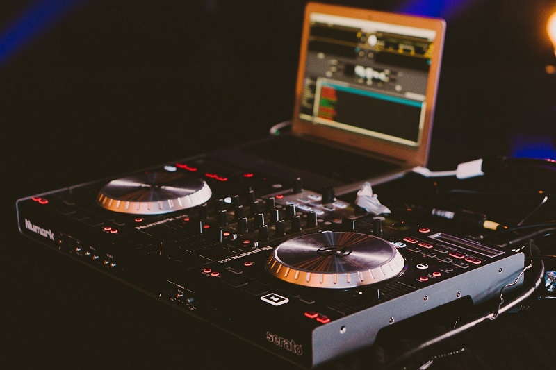 3 Nguyên Tắc Vàng giúp tăng tuổi thọ của bàn DJ bạn cần biết