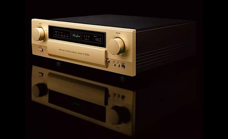 Pre amply Accuphase C-2300