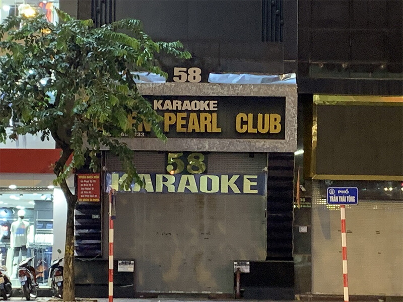 Quán karaoke mở cửa trở lại và nỗi lo sửa chữa nâng cấp phòng hát để đón khách