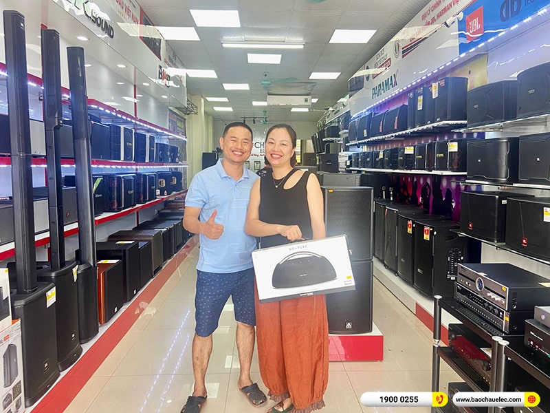 hình ảnh khách hàng mua loa bluetooth tại Bảo Châu Elec
