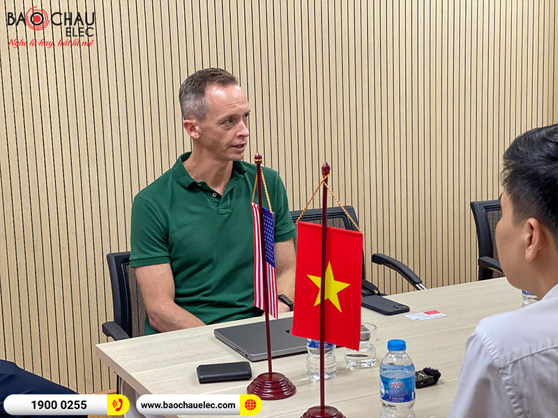 Đón tiếp Giám đốc Alto & Denon Professional khu vực Châu Á Thái Bình Dương Mr. Mark Spies sang thăm và làm việc tại Bảo Châu Elecvà BKSound. 