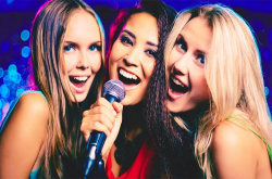 Các kỹ thuật sử dụng mic không dây khi hát karaoke, biểu diễn sân khấu