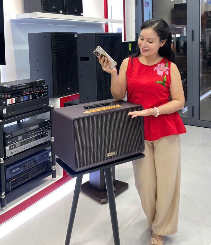 Khách hàngHoa Tranđánh giá về sản phẩmLoa Acnos FLAC 39 (500W, Bluetooth 5.0, Kèm 2 tay micro)