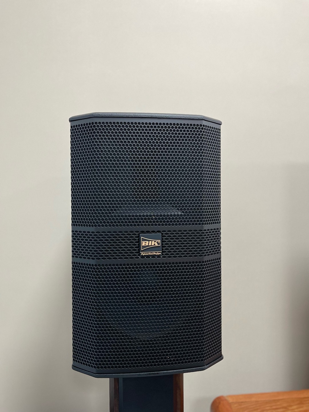 Khách hàngTrần Đăng Vũđánh giá về sản phẩmLoa karaoke Nhật BIK BBK-S312 (Bass 30cm, 1120W)