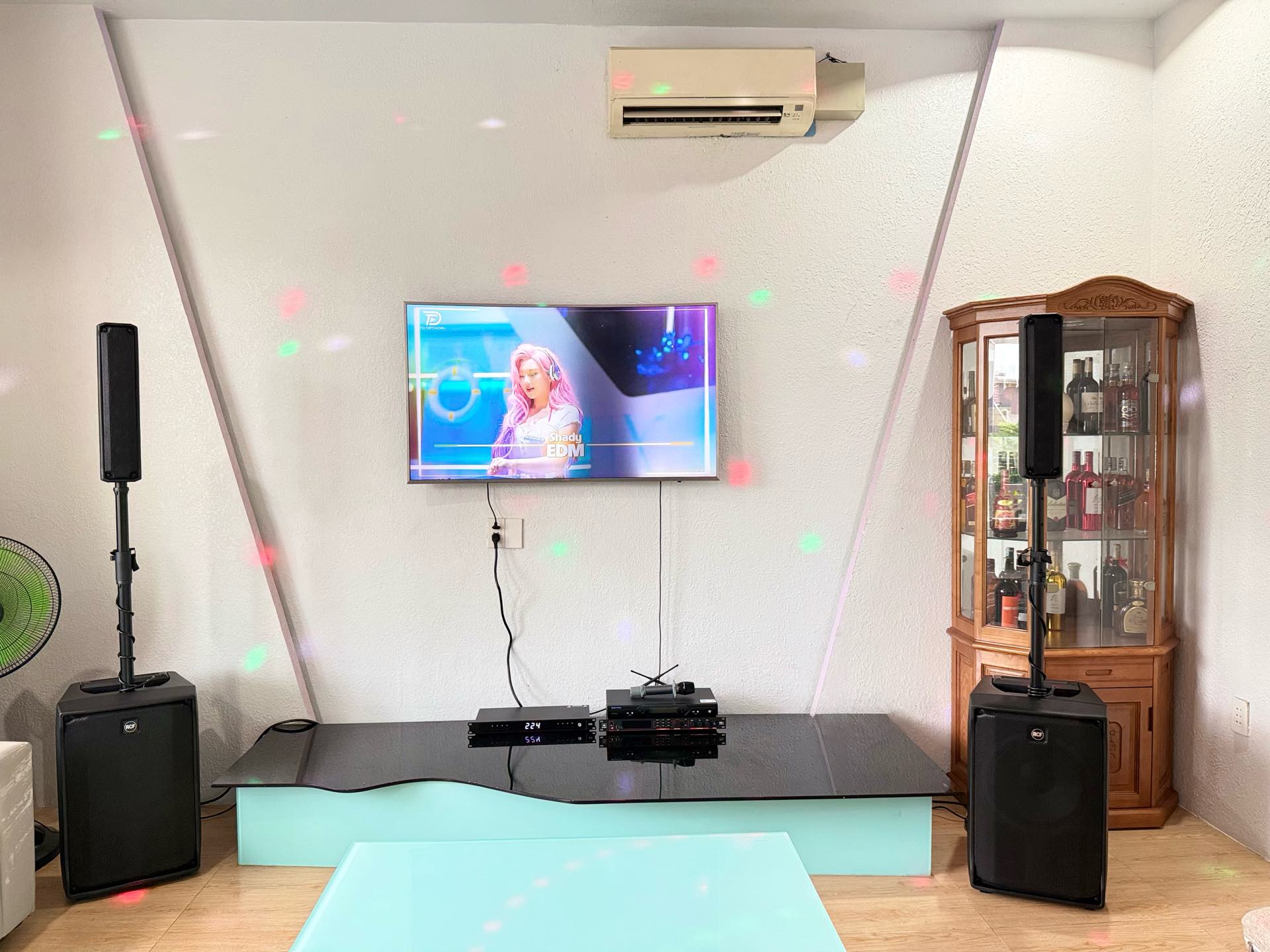 Khách hàngNguyễn Đắc Diệpđánh giá về sản phẩmLoa RCF EVOX J8 (liền công suất, 1400W, Class D, loa Column, SX: ITALY)