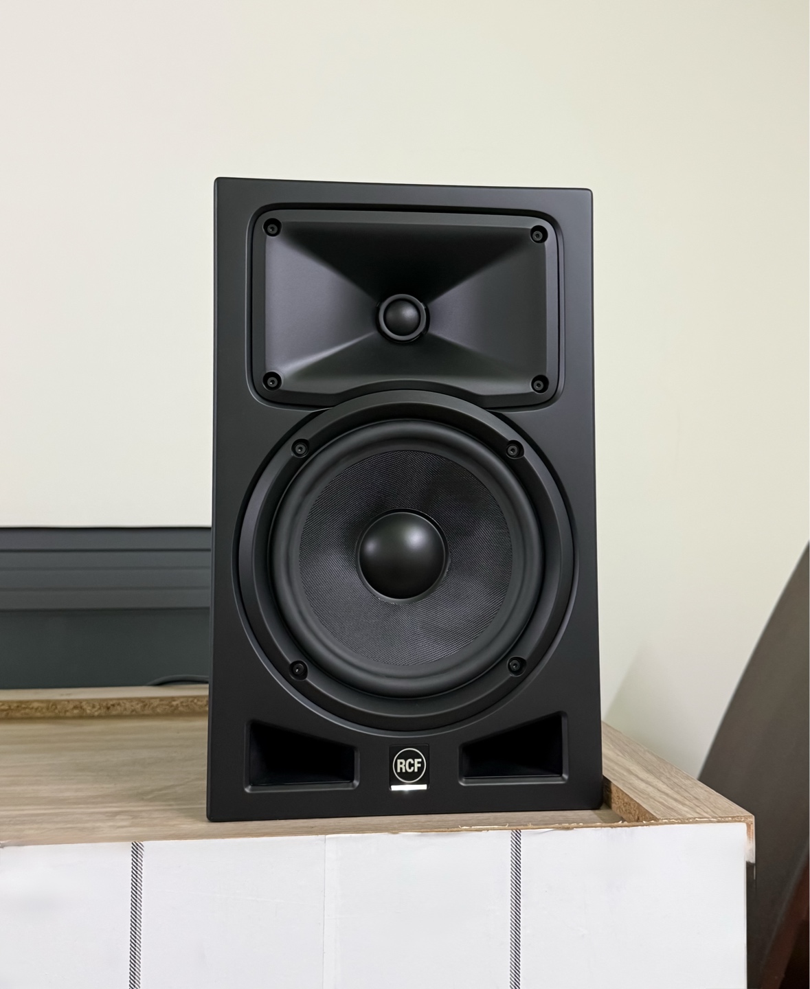Khách hàngĐặng Lâmđánh giá về sản phẩmLoa RCF Ayra Pro8 