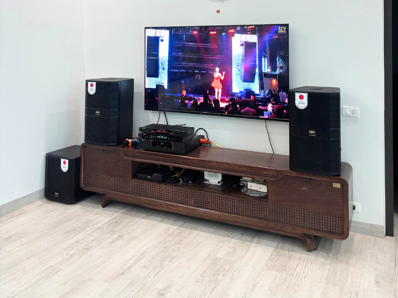 Khách hàngPhạm Hùngđánh giá về sản phẩmCục đẩy công suất 2 kênh BIK VK-A52 (600W, nguồn xuyến, mạch Class H)
