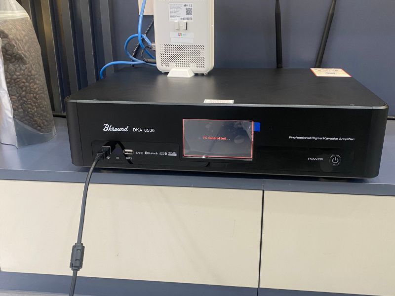 Khách hàngHồng Anđánh giá về sản phẩmDigital Karaoke Power Amplifier Bksound DKA 8500 (2 kênh, 750W, Kèm micro không dây)