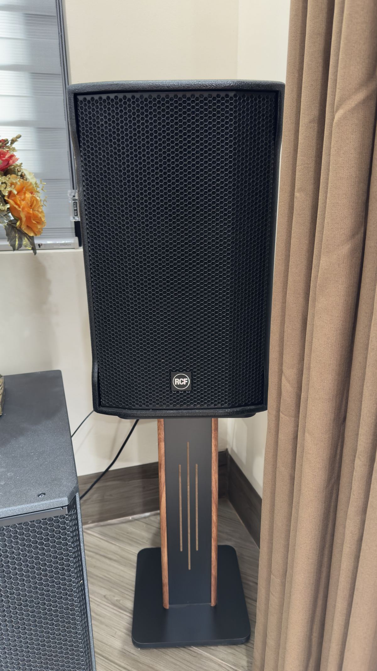 Khách hàngTuấn Linhđánh giá về sản phẩmLoa RCF C MAX 4112 (full bass 30, SX: Italy)