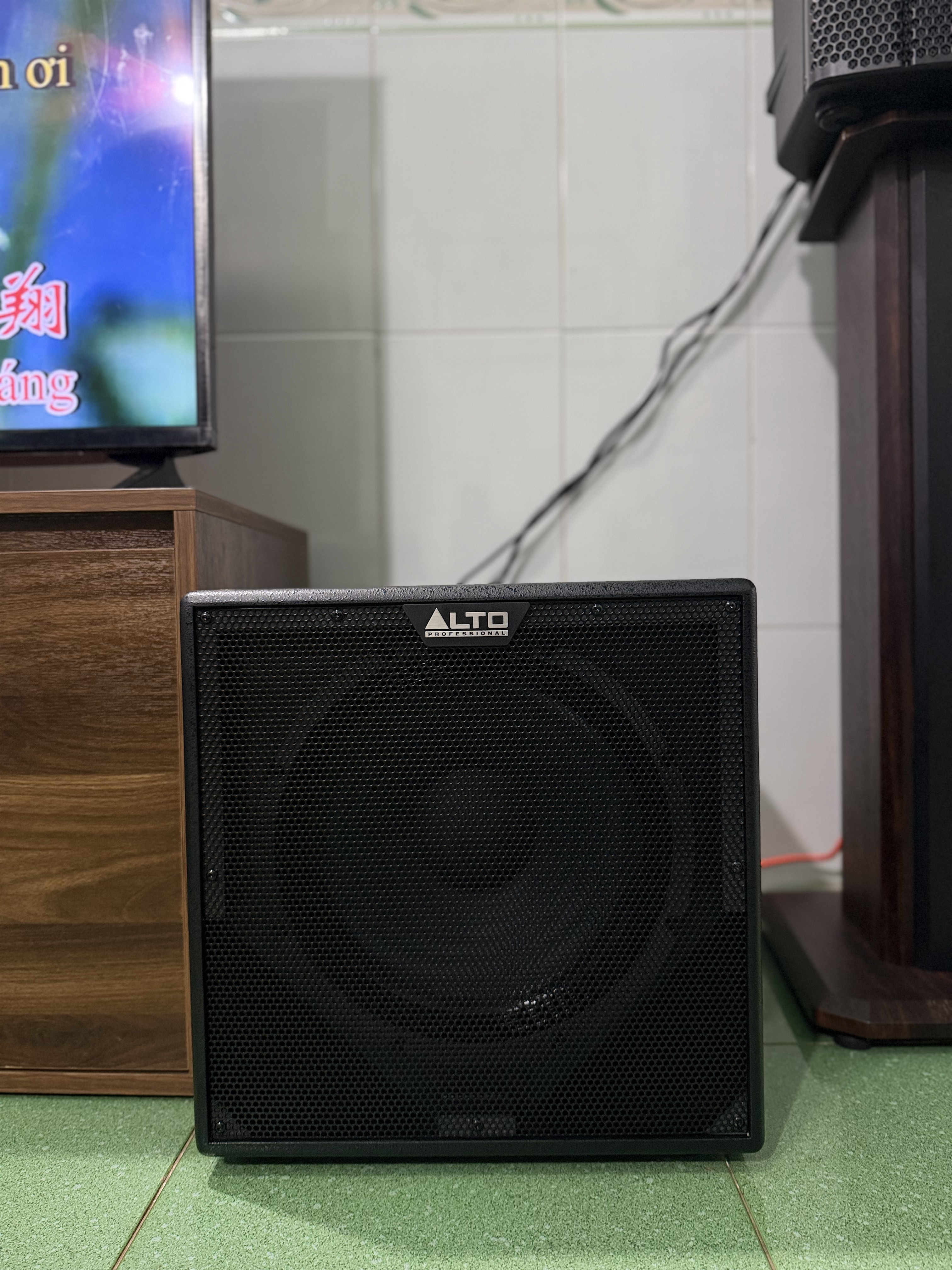 Khách hàngHoài Namđánh giá về sản phẩmLoa sub Alto TX12S (bass 30cm) 