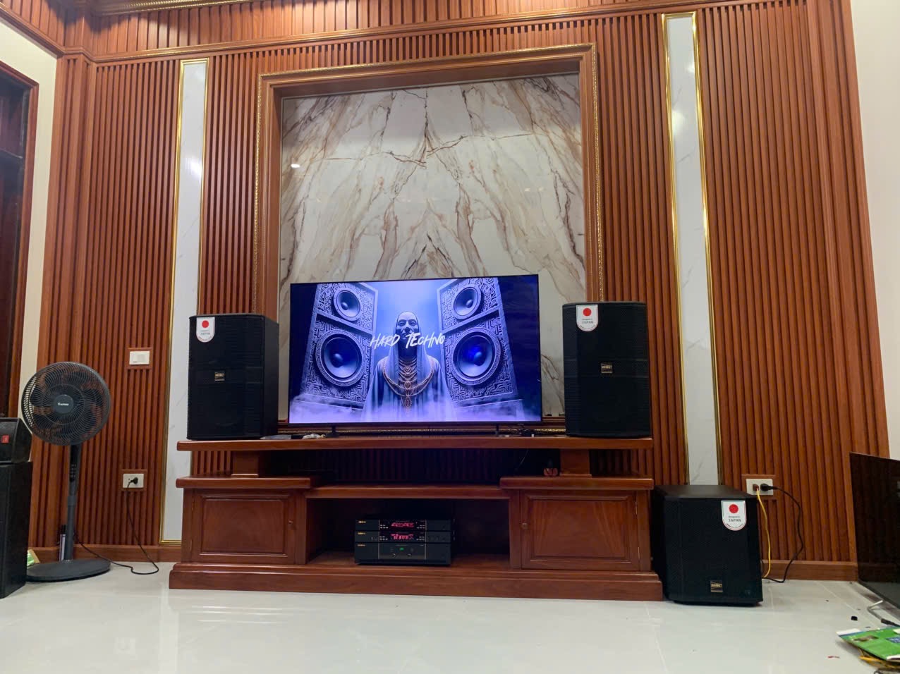 Khách hàngĐỗ Hoàngđánh giá về sản phẩmLoa karaoke Nhật BIK BBK-S312 (Bass 30cm, 1120W)