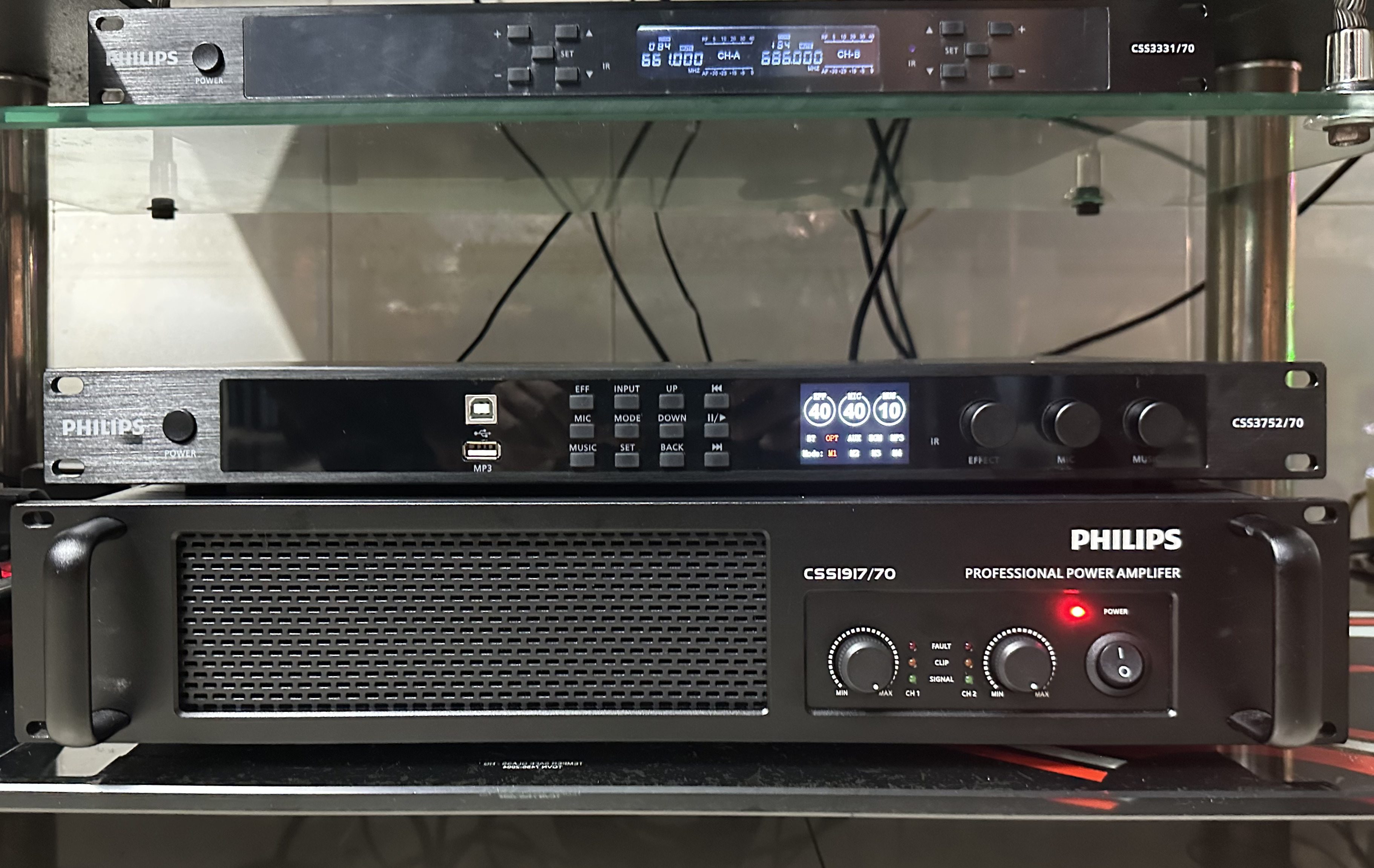 Khách hàngHà Anh Duyđánh giá về sản phẩmCục đẩy 2 kênh Philips CSS1917/70 (700W, Nguồn Xuyến, Mạch Class H)
