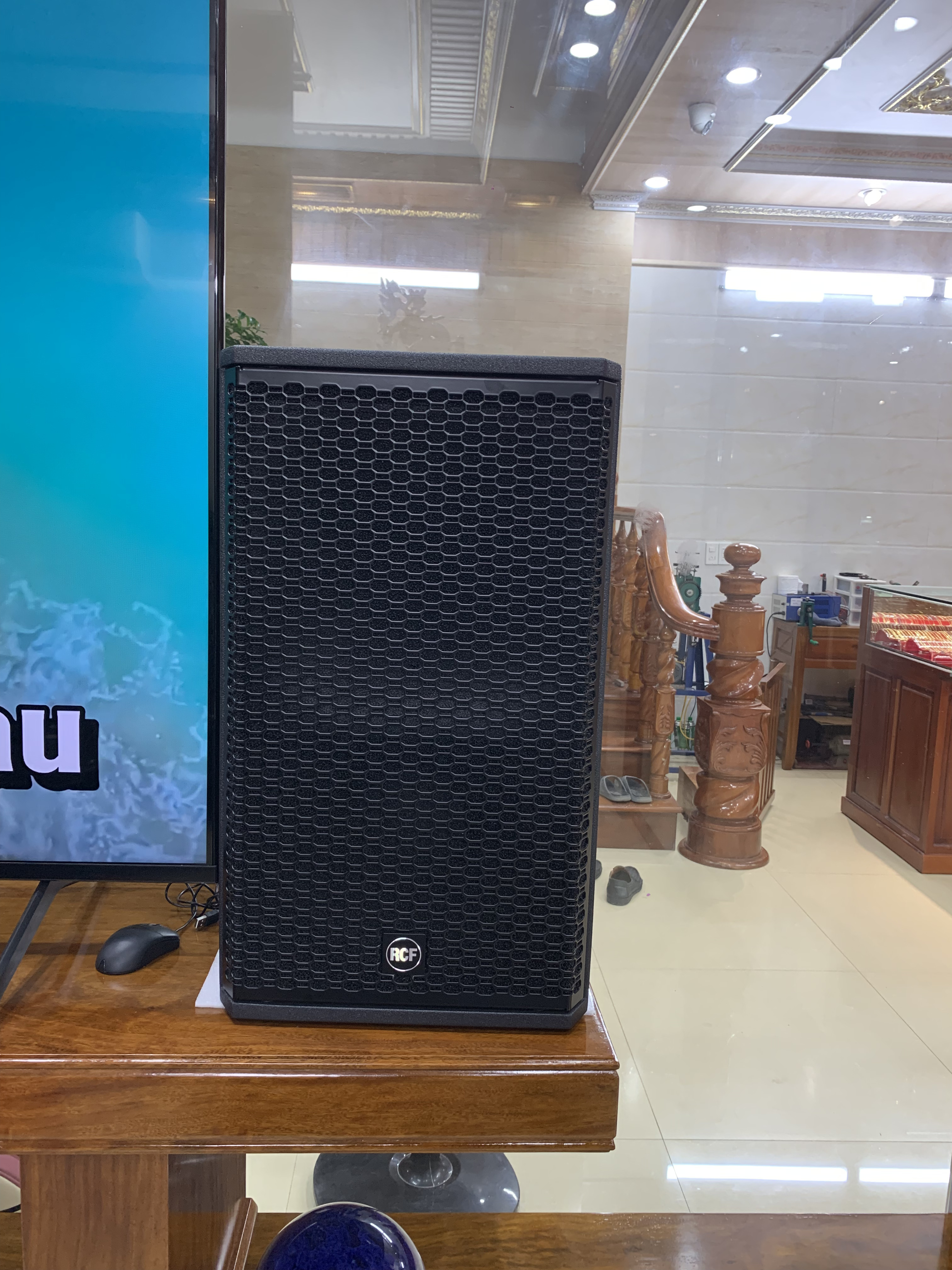 Khách hàngHàn Húcđánh giá về sản phẩmLoa RCF VIP 2 (Full bass 30cm, RMS 600W, SX: Italy)