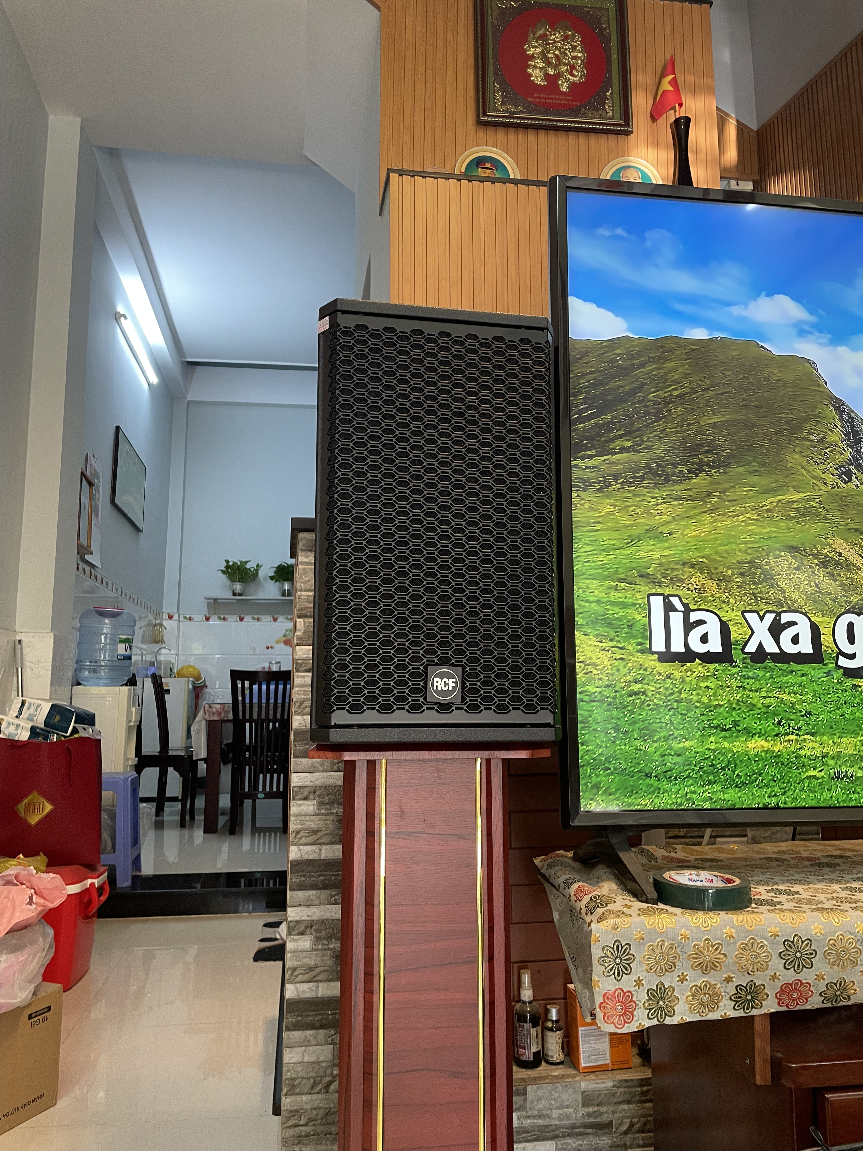 Khách hàngHà Anhđánh giá về sản phẩmLoa RCF G-MAX 10 (Bass 25cm, RMS 400W, designed and engineered in Italy)