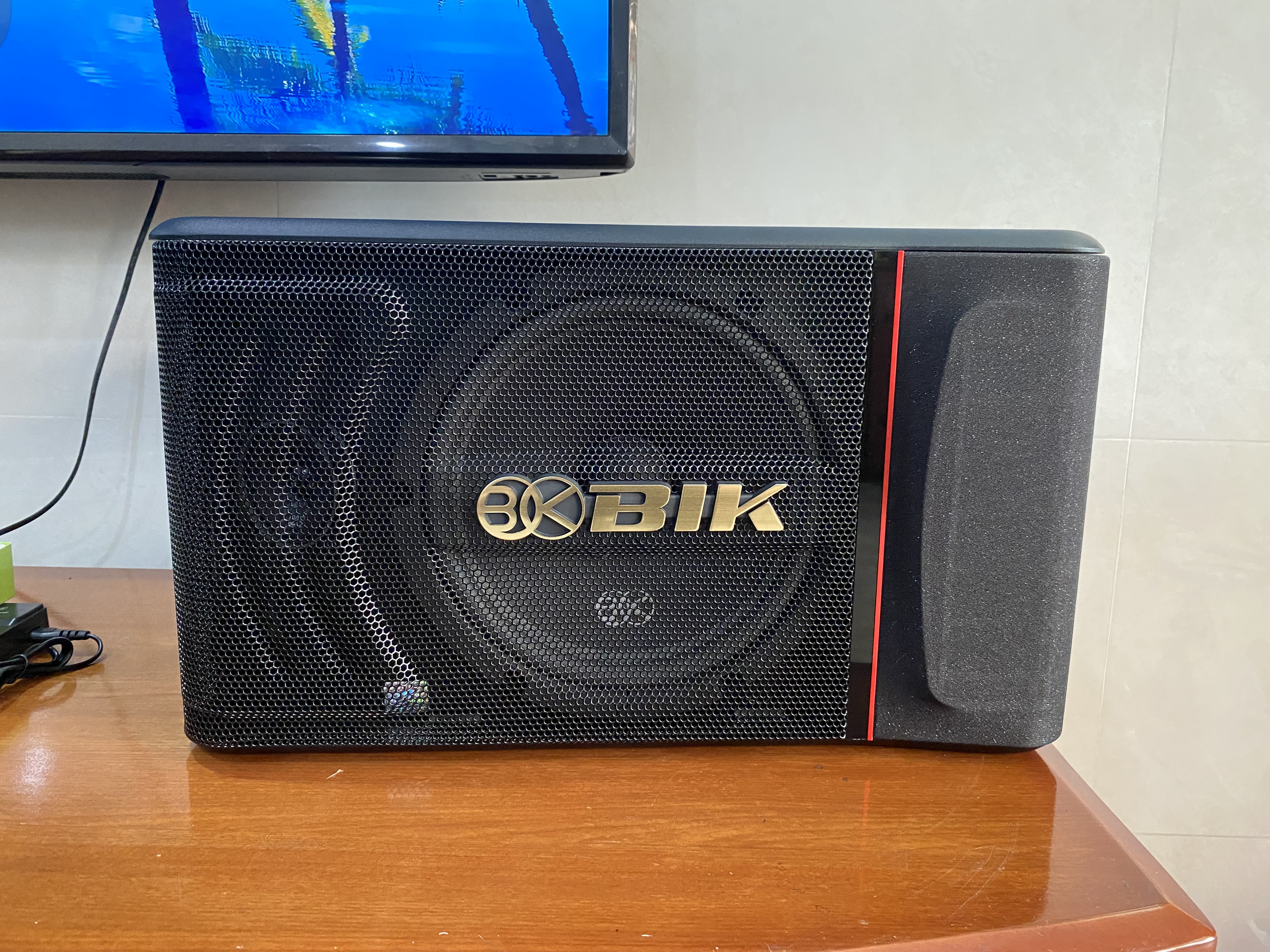 Khách hàngTrần Hươngđánh giá về sản phẩmLoa karaoke Nhật BIK BJ-S886NB (Bass 25cm)