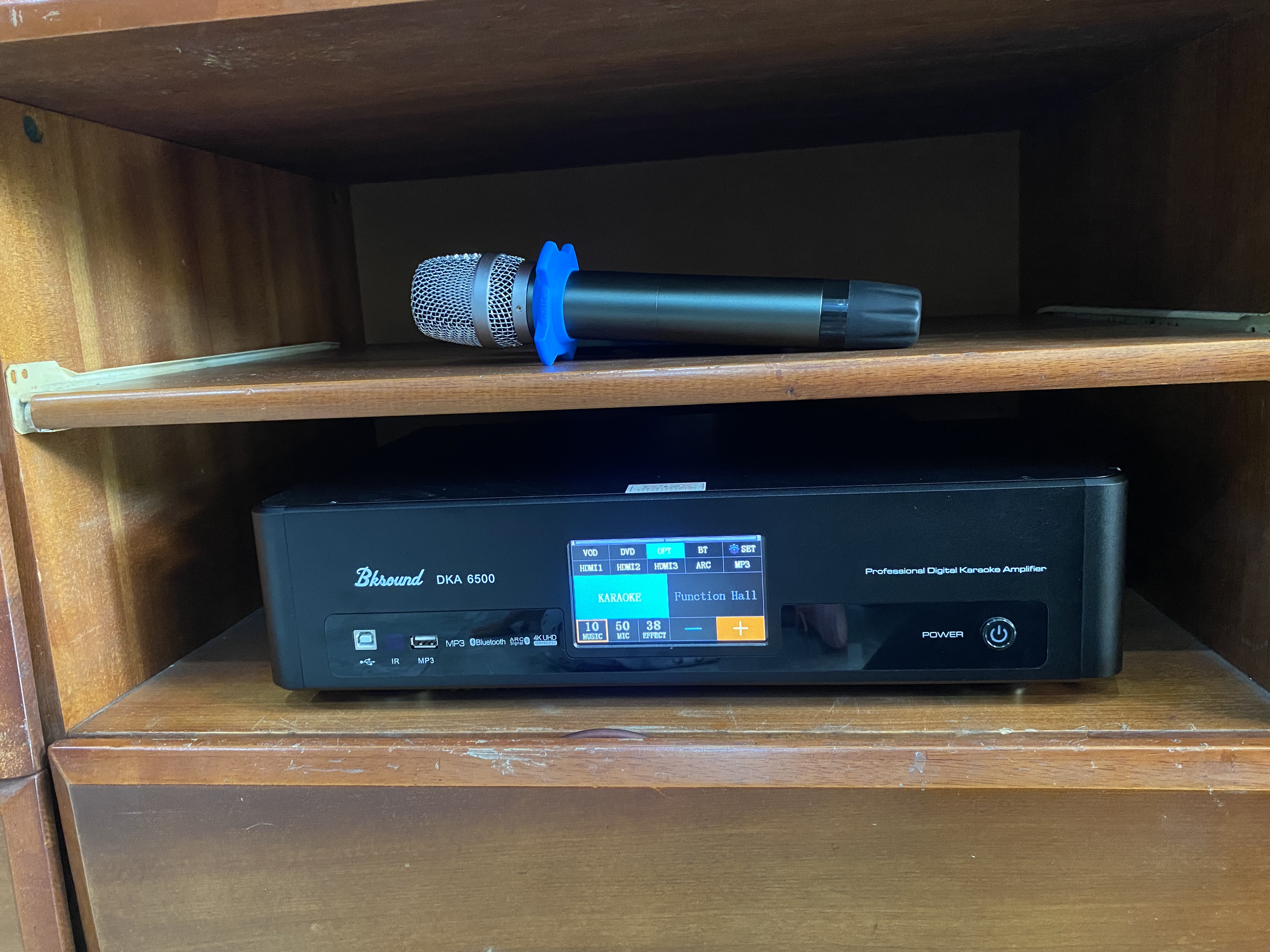 Khách hàngTrần Hảiđánh giá về sản phẩmDigital Karaoke Power Amplifier Bksound DKA 6500 ( 2 kênh, 450W, Kèm micro không dây)