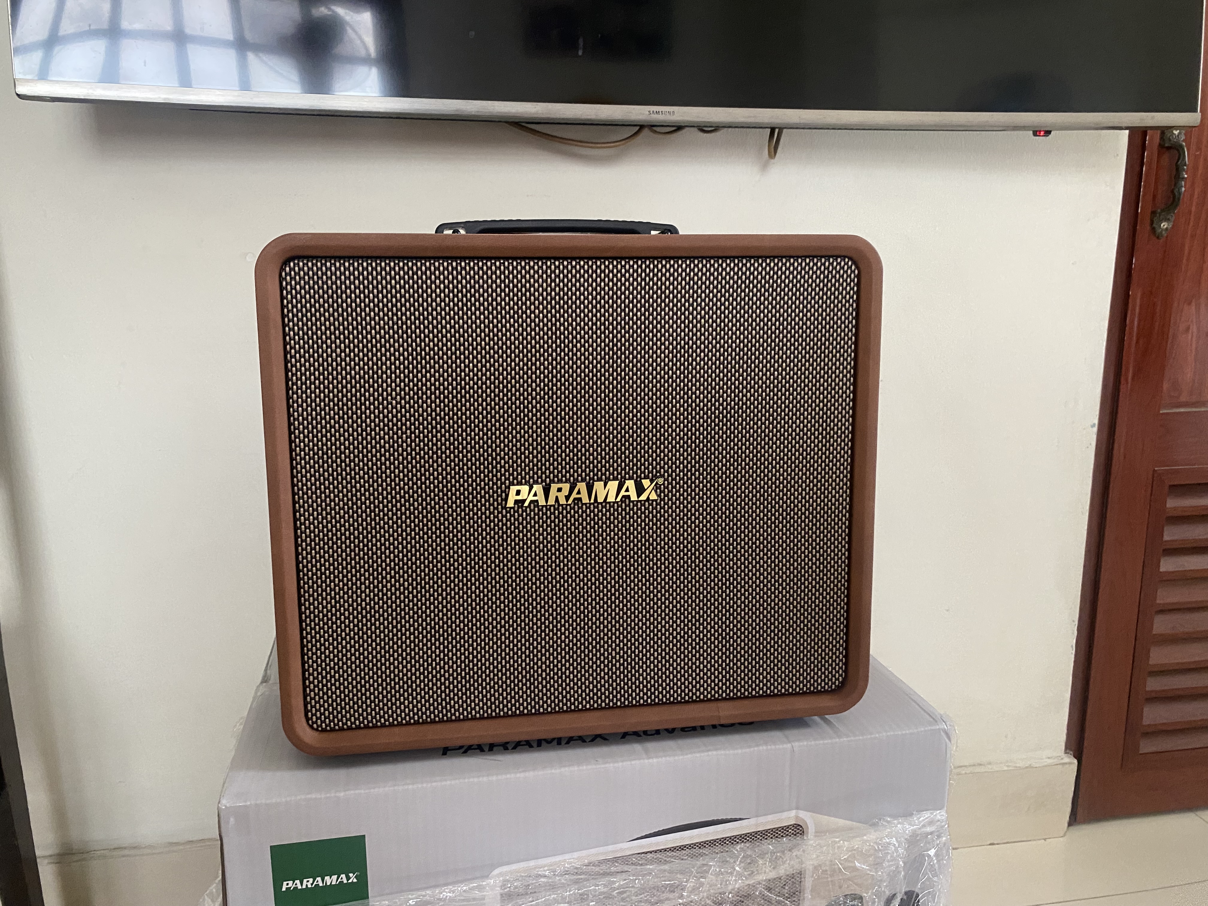Khách hàngHà Anhđánh giá về sản phẩmLoa Paramax Advance (Bass 25cm, 200W, Kèm 2 Micro)
