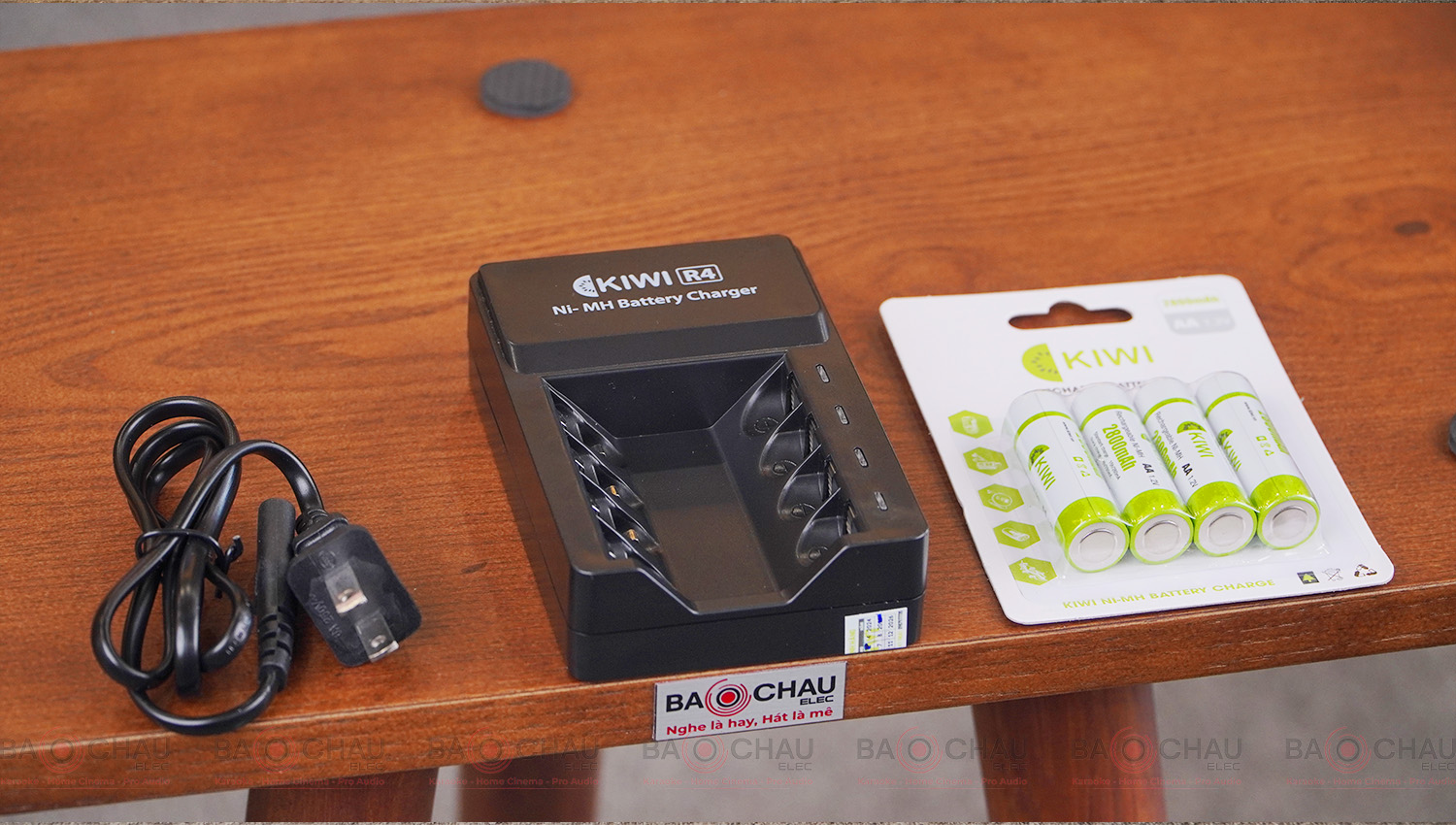 Bộ pin + sạc Kiwi (4 pin)