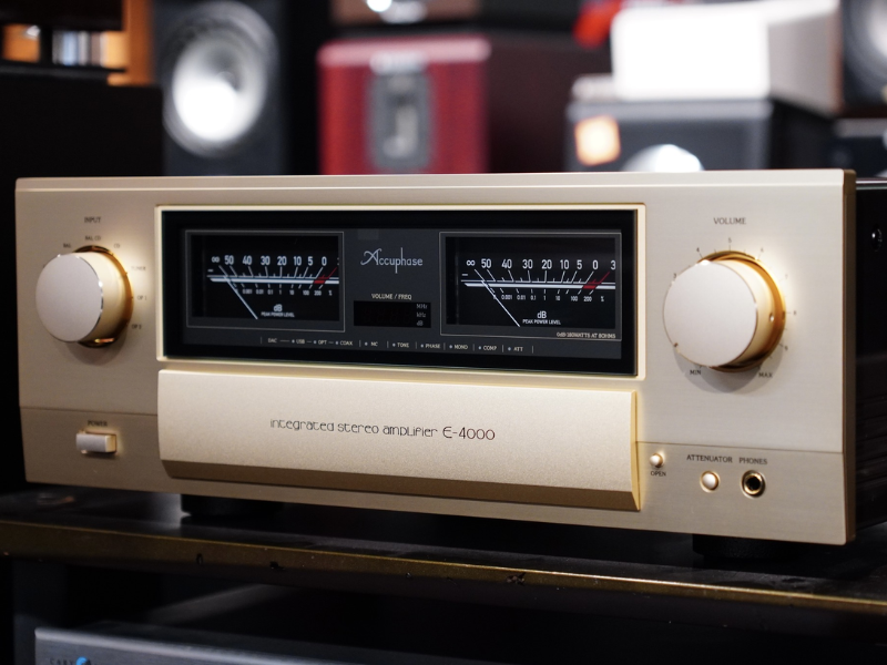 Amply Accuphase E4000