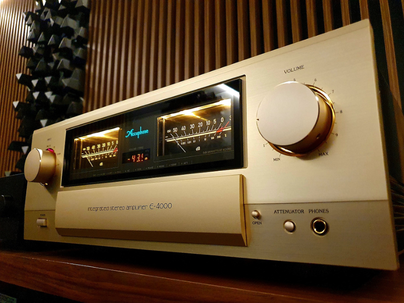 Amply Accuphase E4000
