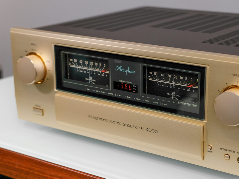 Amply Accuphase E4000