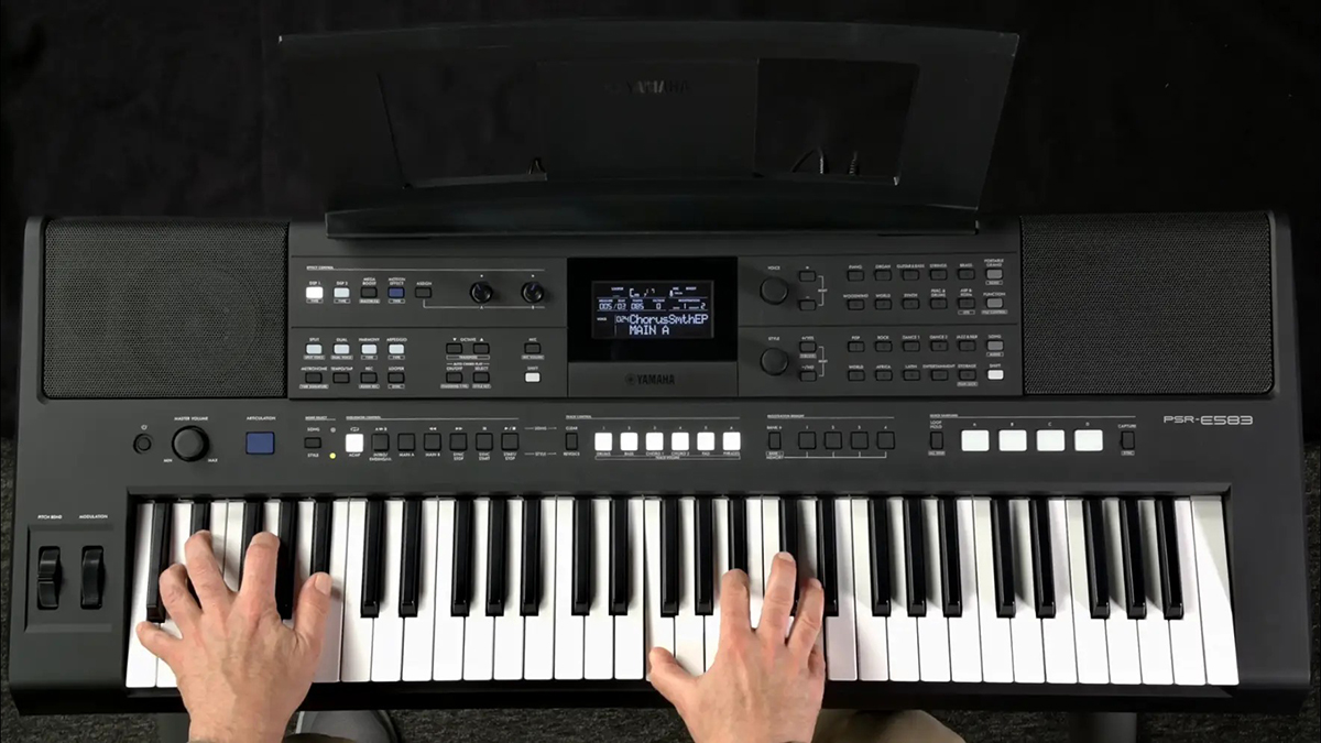 Đ&agrave;n Organ Yamaha PSR-E583